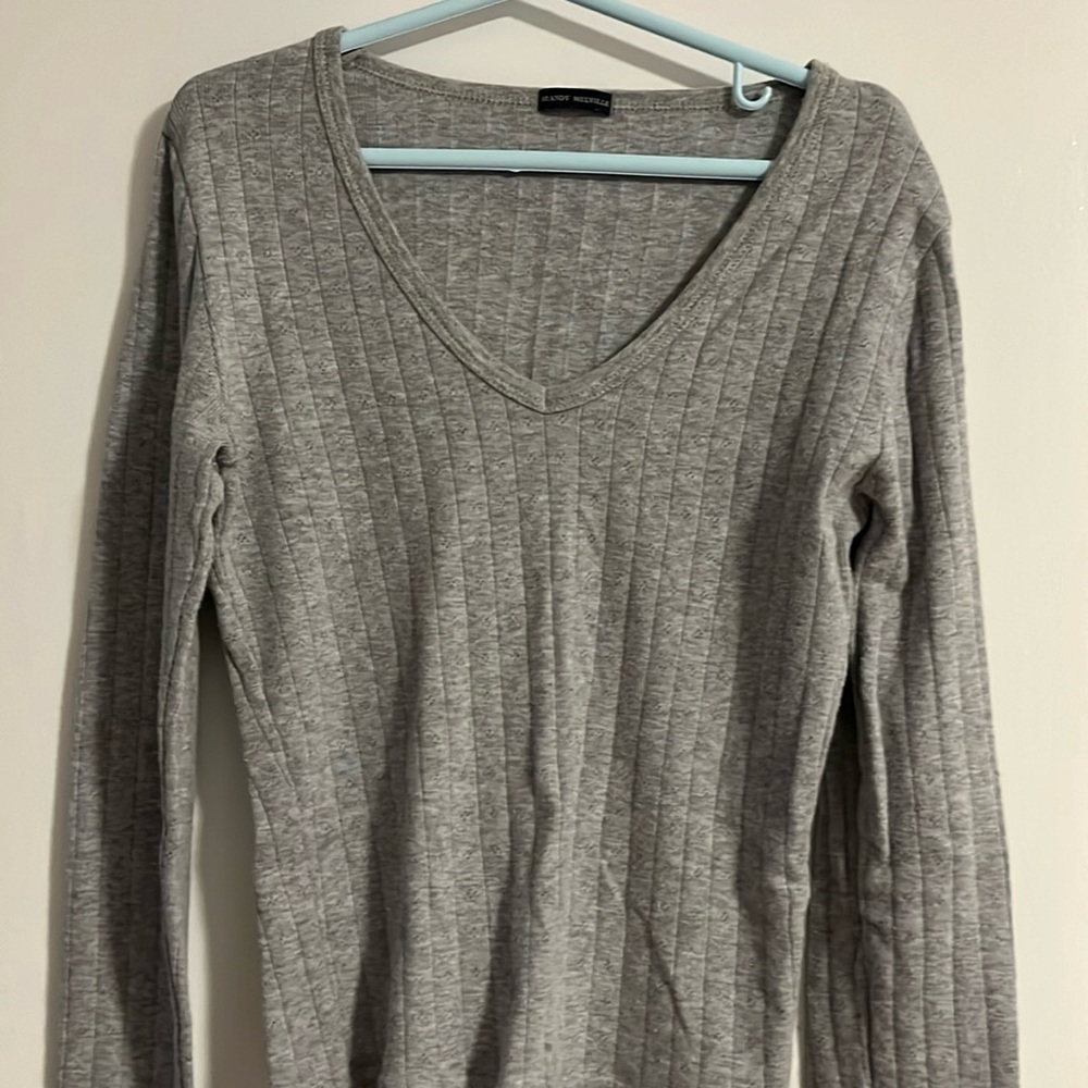 Brandy Melville gray v neck long sleeve